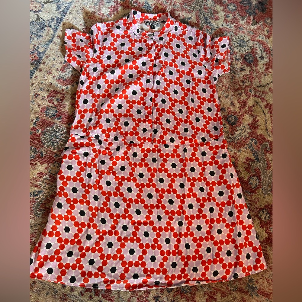 Red and White Tile Pattern Dress - Picture 3 of 6